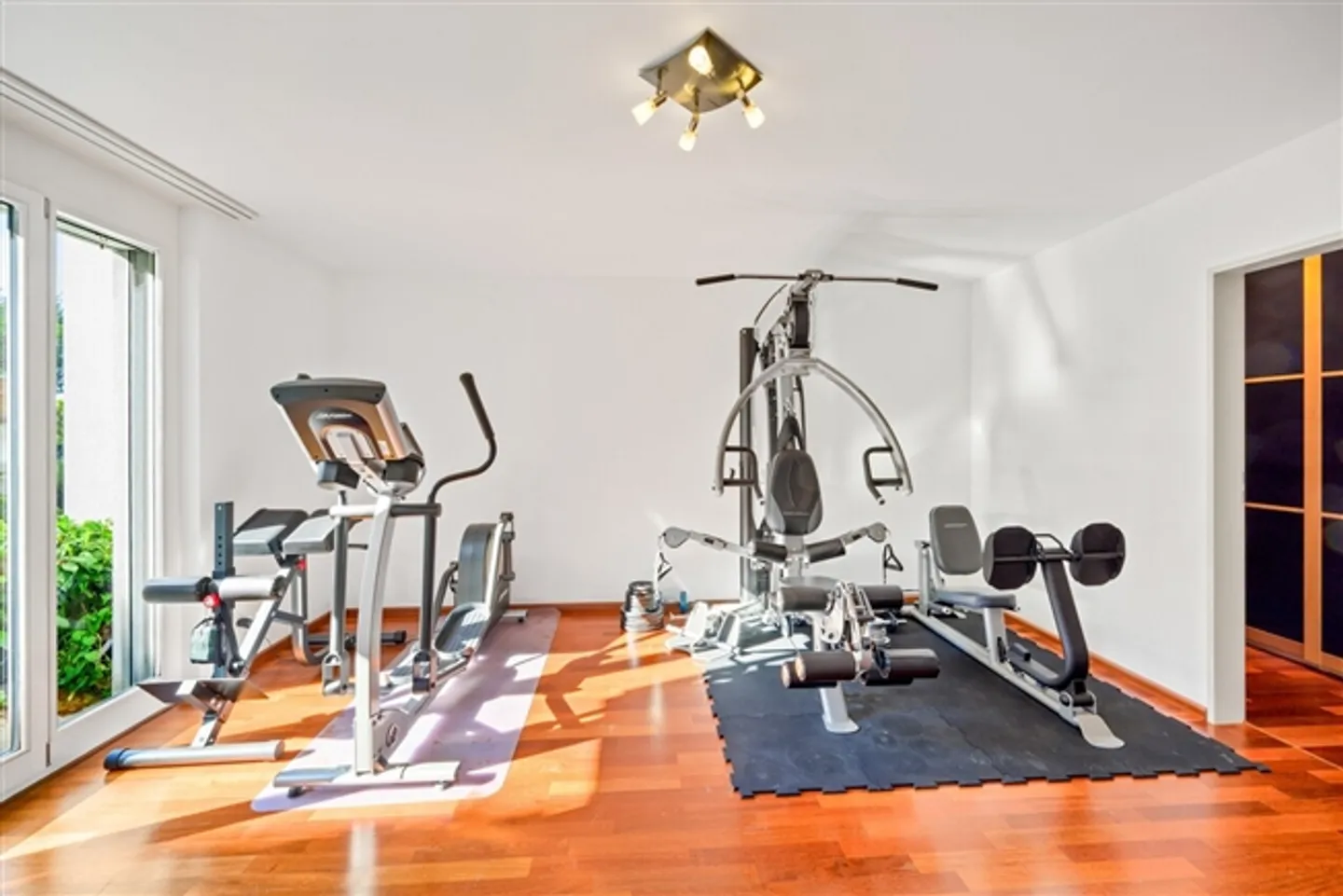 Exclusive semi-detached house with privacy and plenty of greenery - Photo 12 of 16