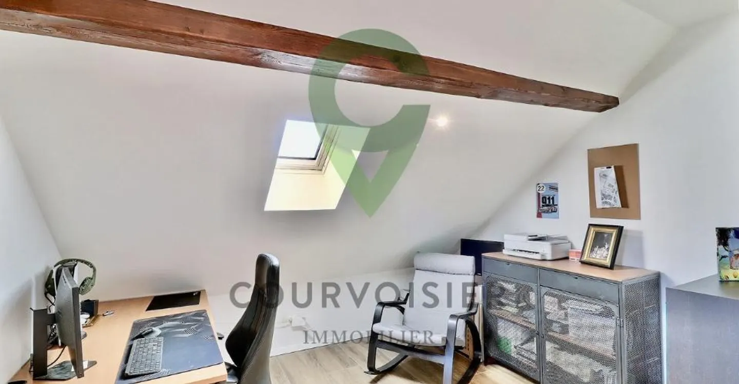 Spacious duplex offering the charm of the old and absolute comfort - Photo 9 of 11
