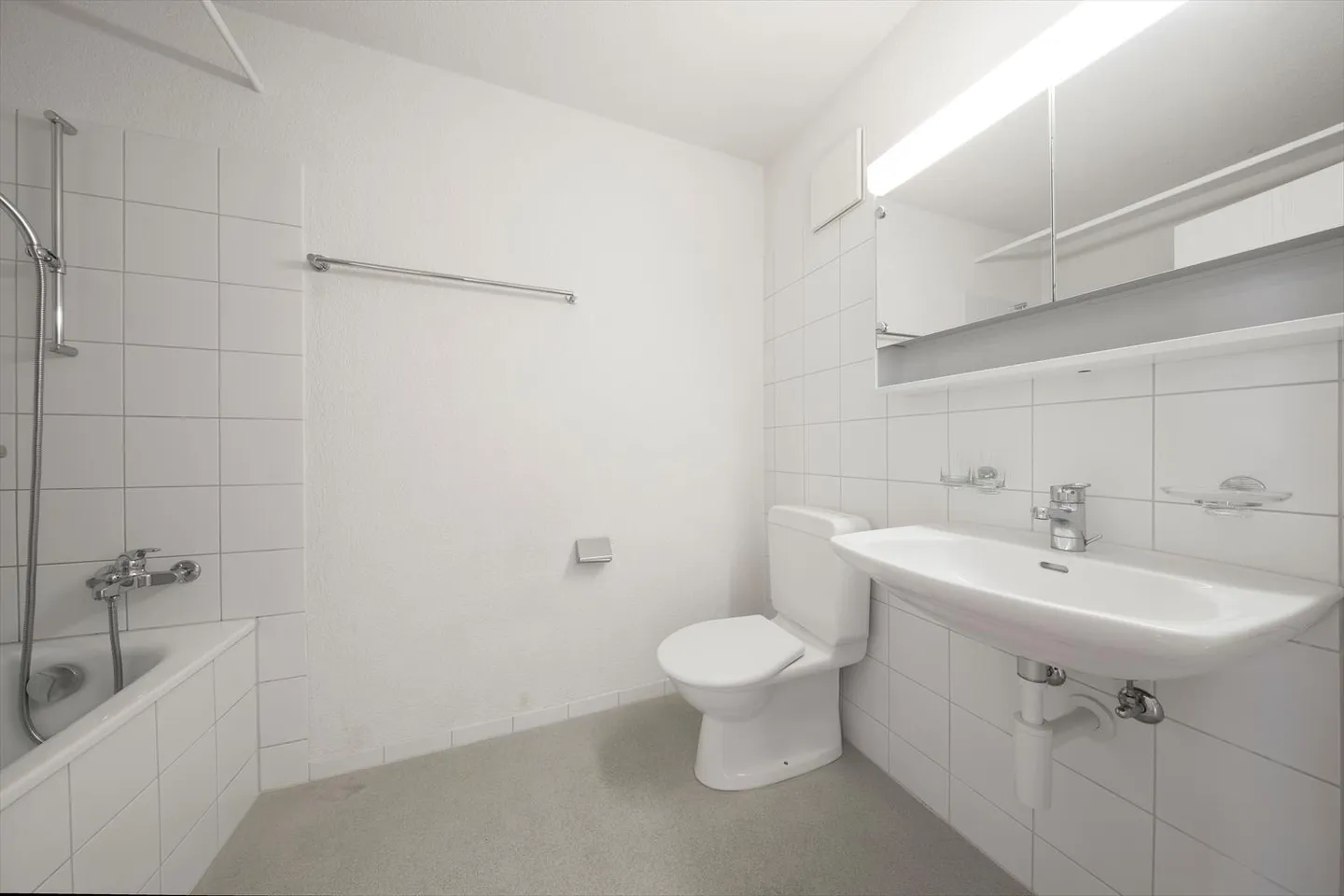 Quiet Residential Area! - Photo 4 of 9