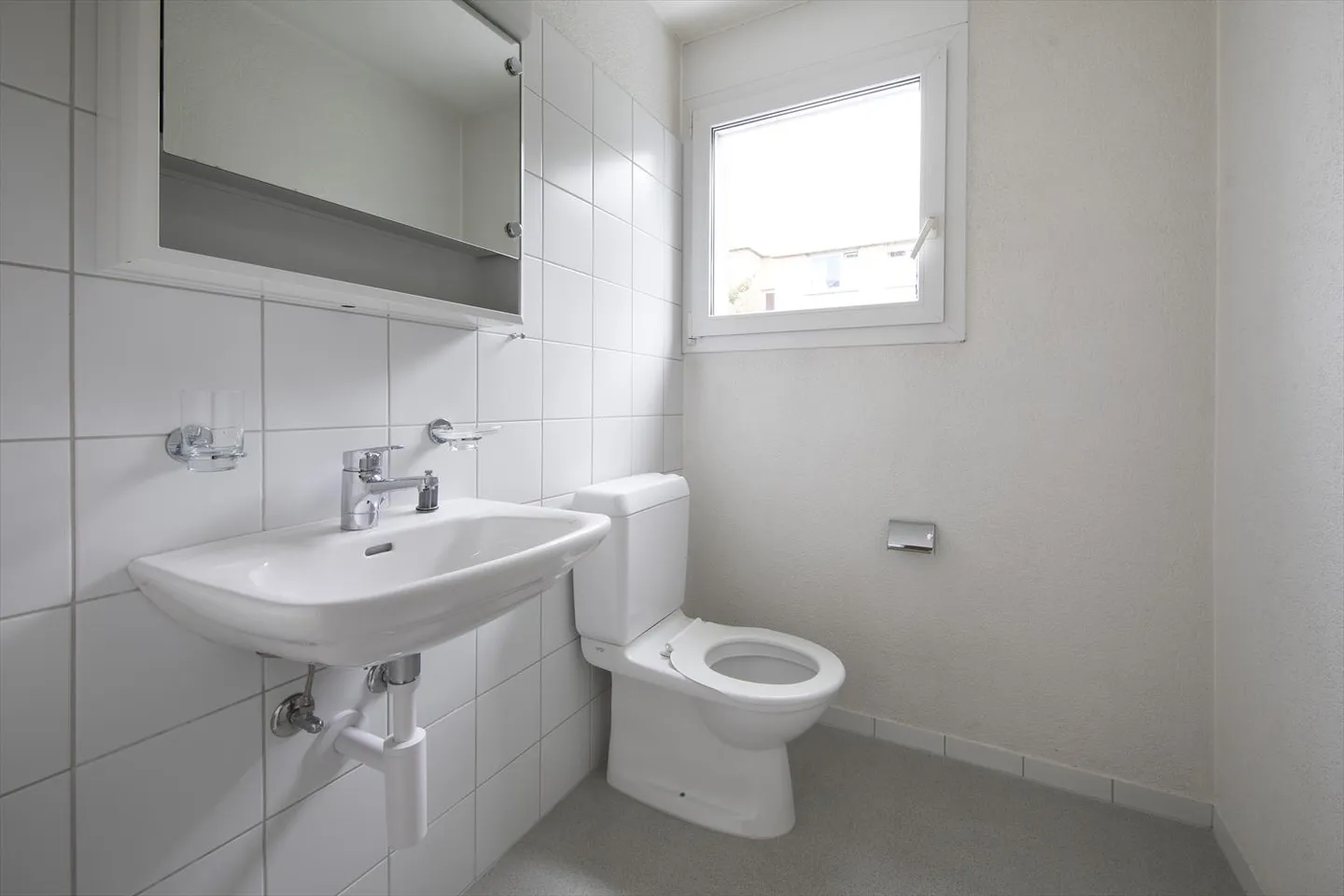 Quiet Residential Area! - Photo 5 of 9