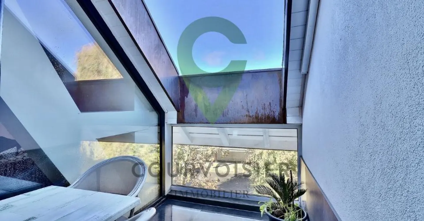 Spacious duplex offering the charm of the old and absolute comfort - Photo 11 of 11