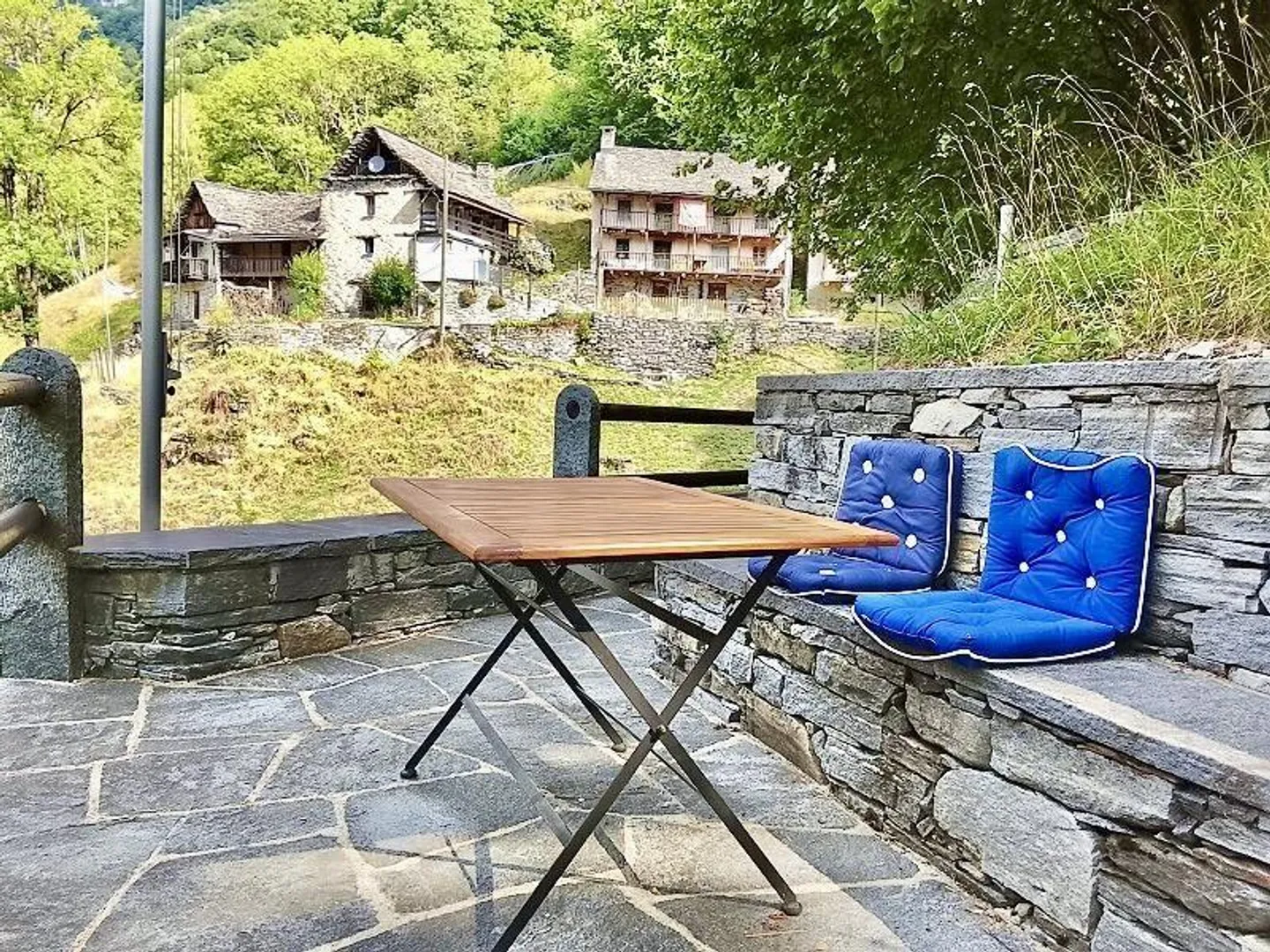 Rustico 3 1/2 locali con molte stanze aggiuntive, molto tranquillo, soleggiato - Foto 17 di 25