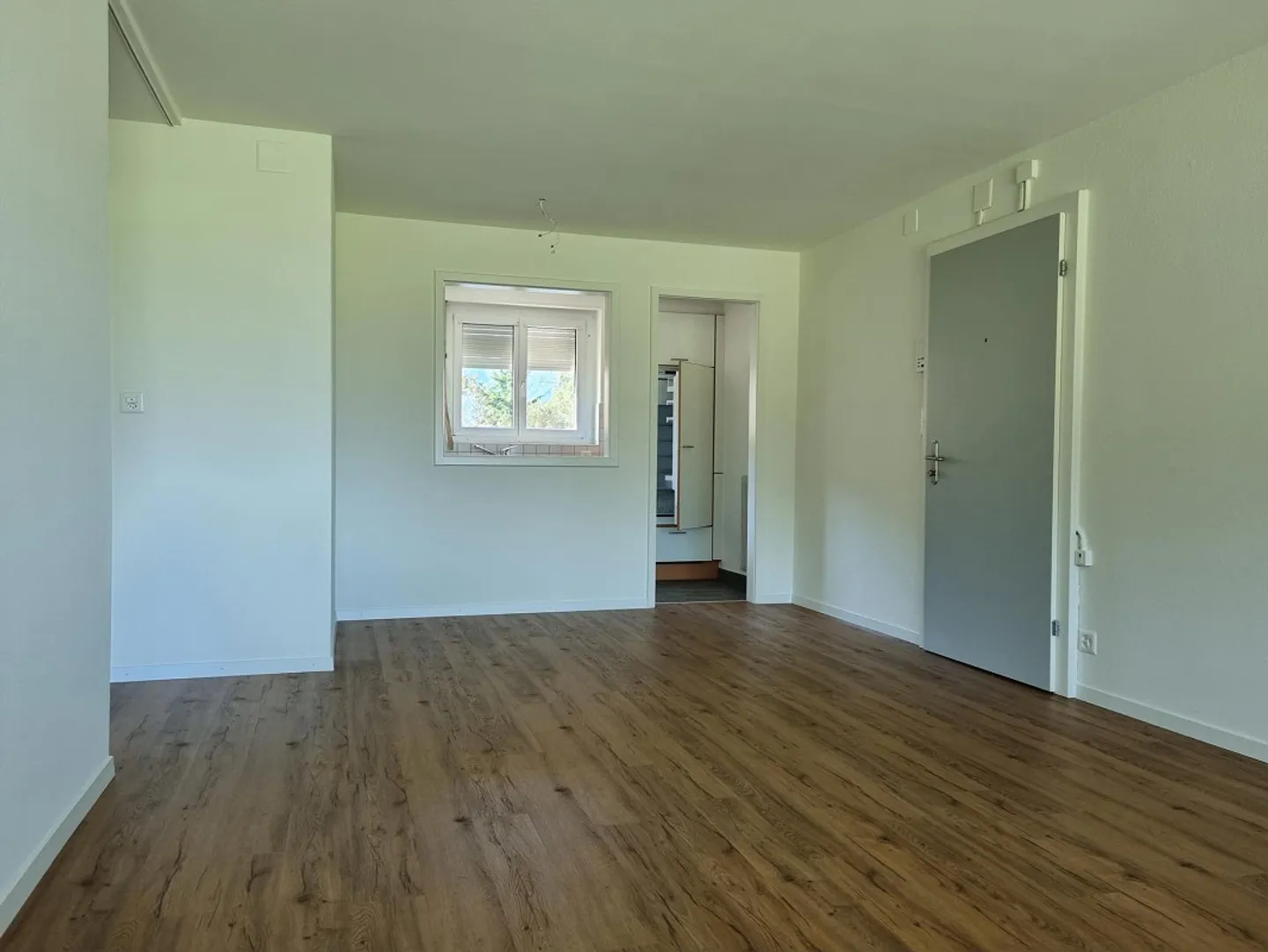 Appartamento d'epoca di 3,5 stanze con vista mozzafiato - Foto 3 di 7