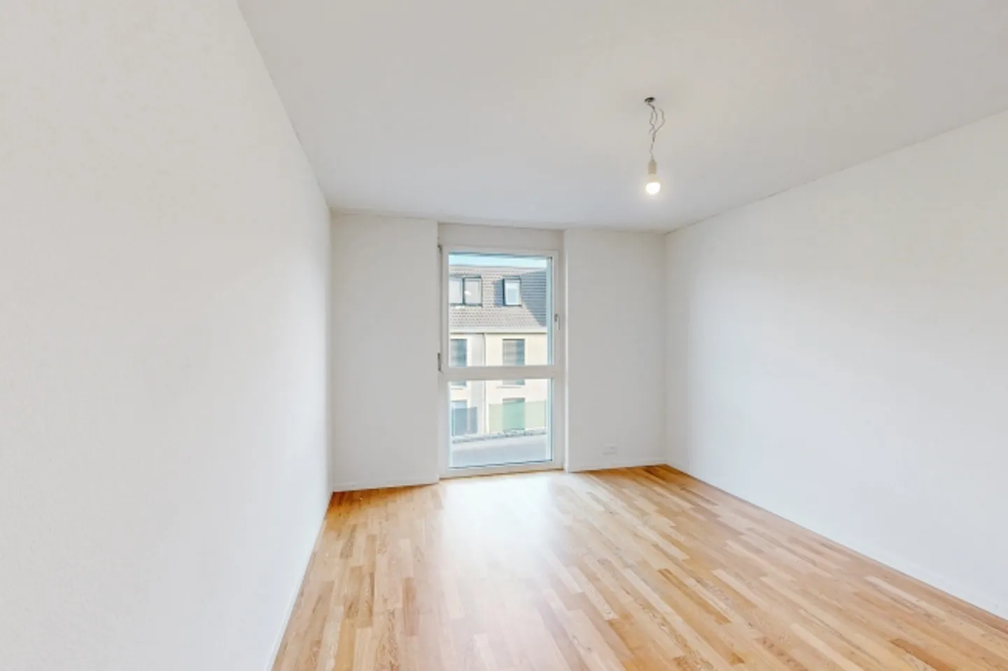 Beautiful Living in a Green Environment - Photo 5 of 7