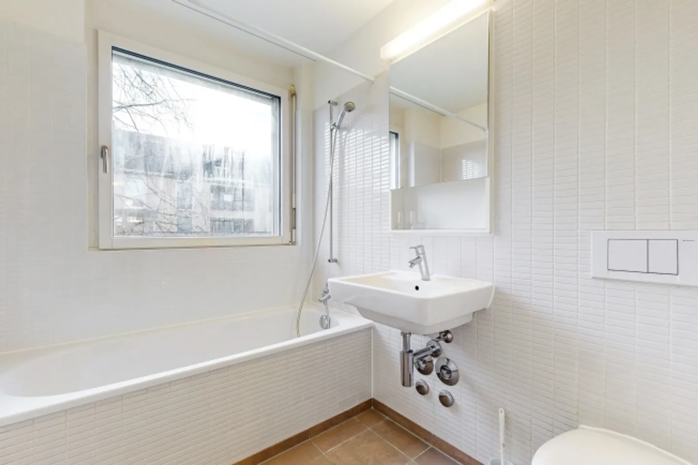 Beautiful Living in a Green Environment - Photo 6 of 7