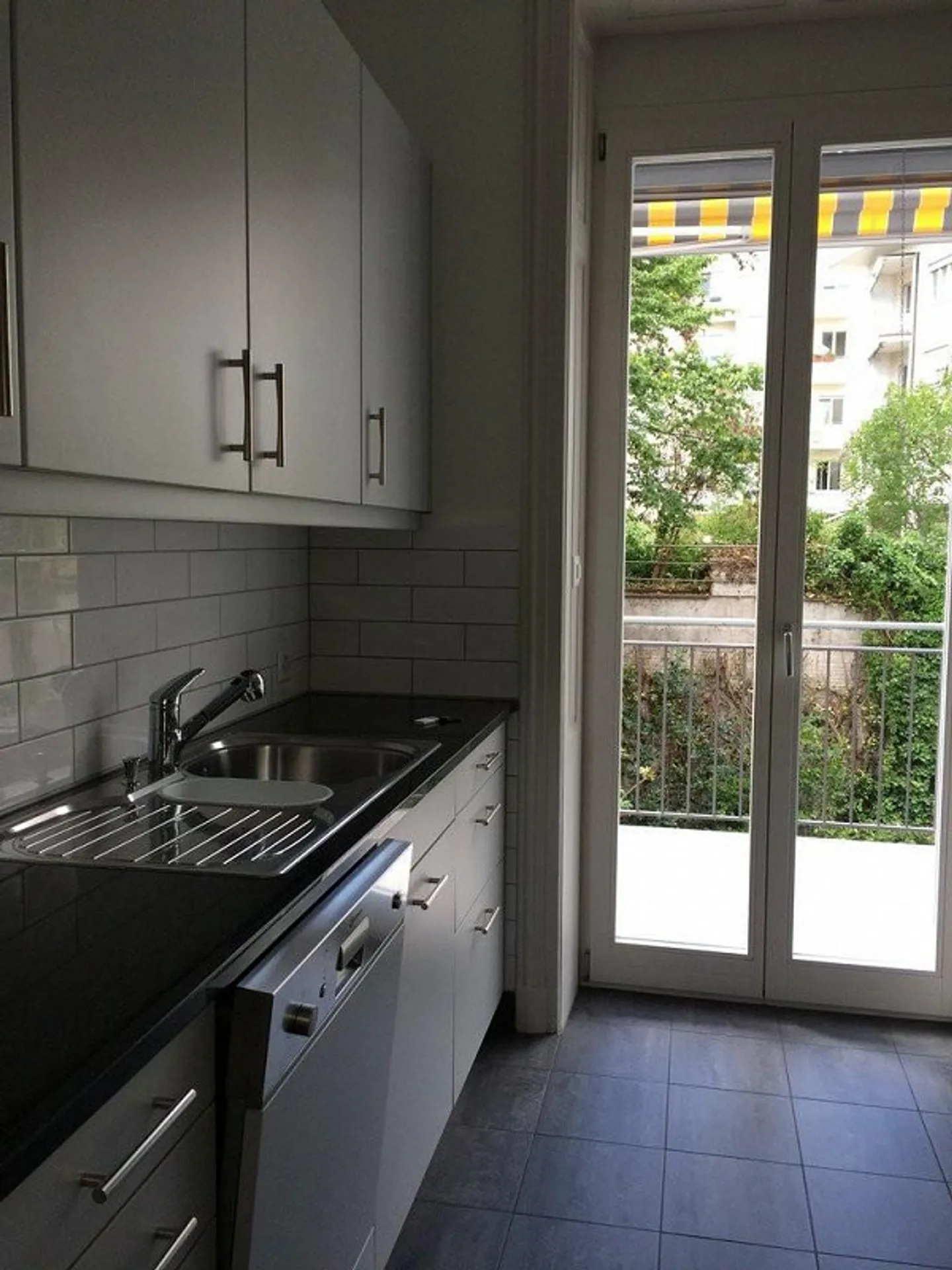 Stilvolle 5-Zimmerwohnung in Basel - Foto 2 von 11