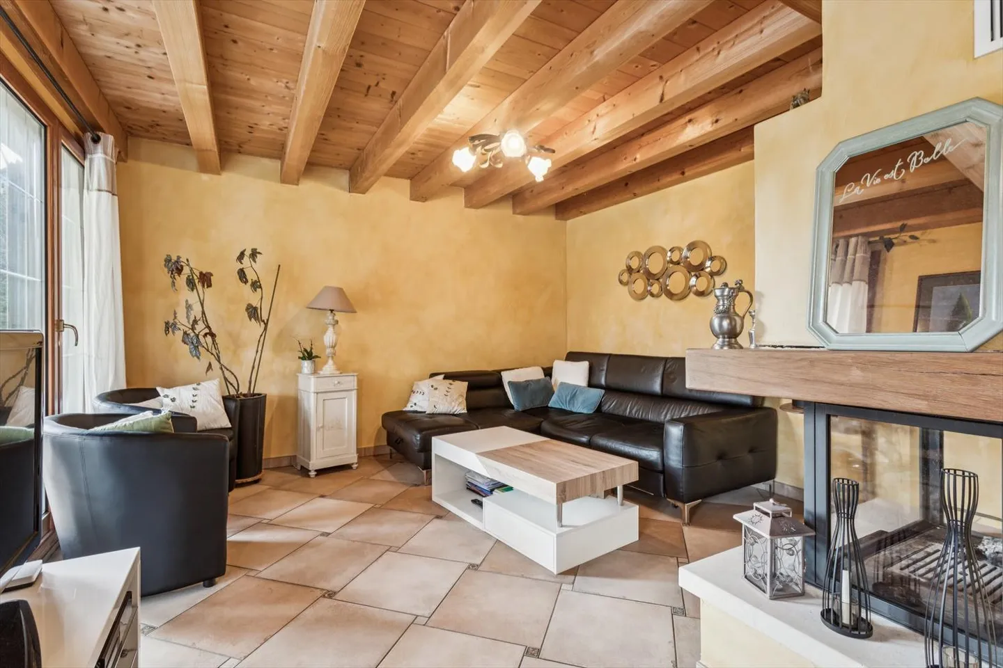 Wunderschöne Familienvilla mit Pool - Foto 2 von 13