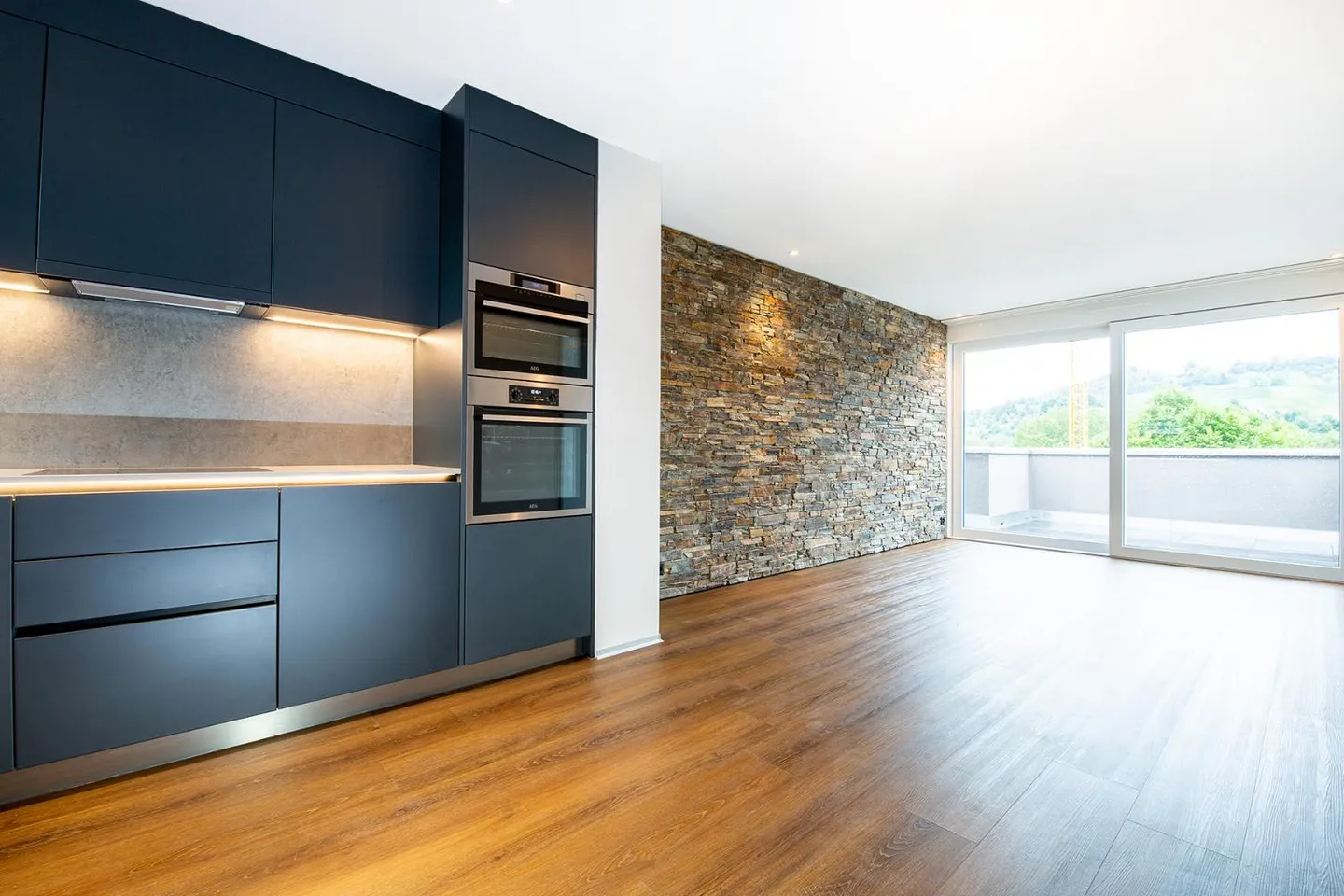 Moderne 2.5 Zimmer Wohnung in Riehen - Foto 2 von 9