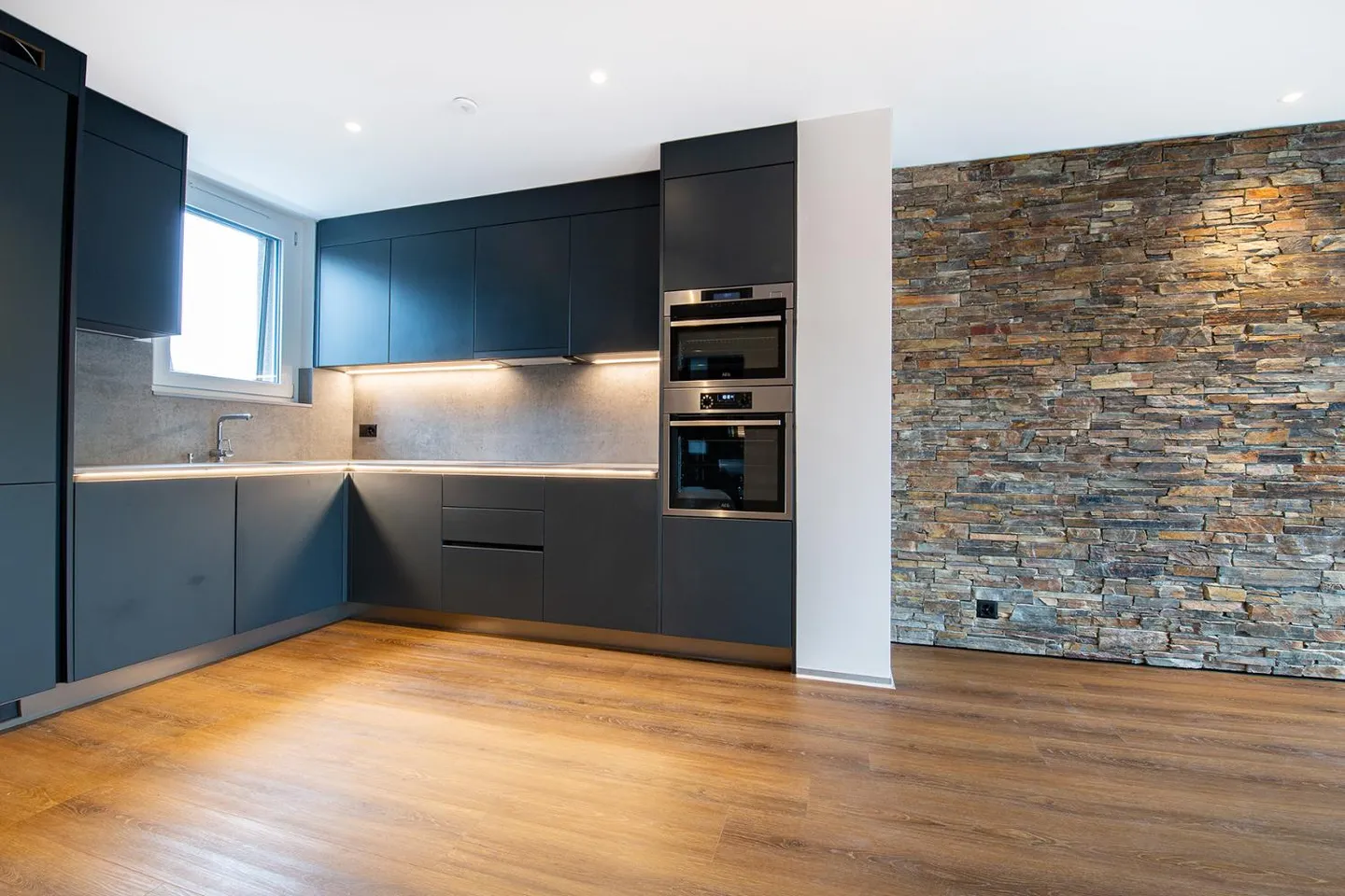 Moderne 2.5 Zimmer Wohnung in Riehen - Foto 3 von 9