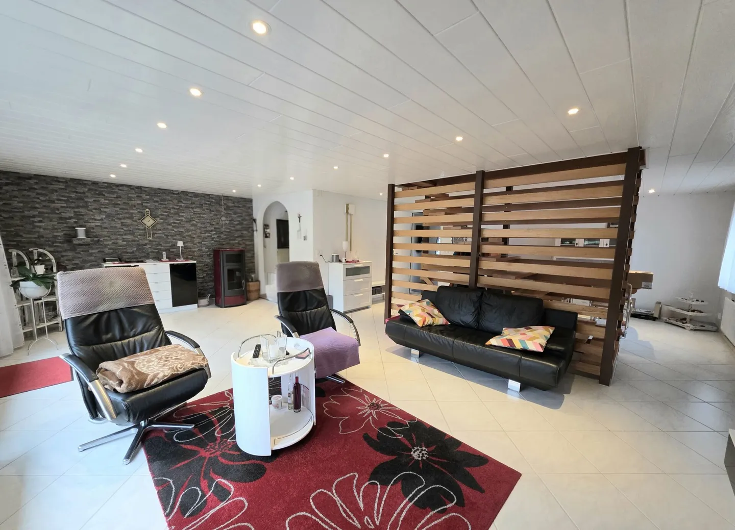 Family happiness with winter garden, fireplace and large garden - Photo 9 of 21