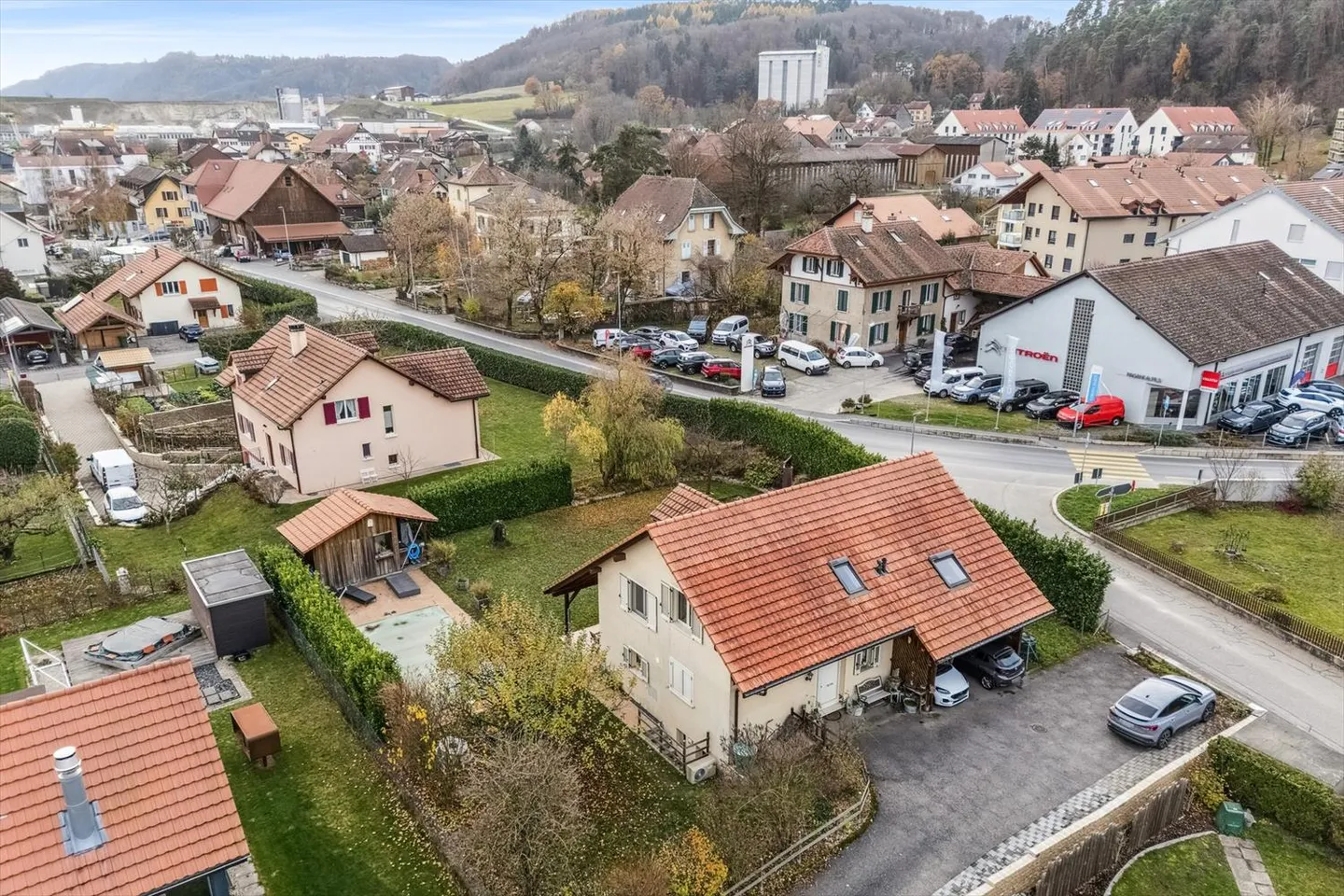 Wunderschöne Familienvilla mit Pool - Foto 12 von 13