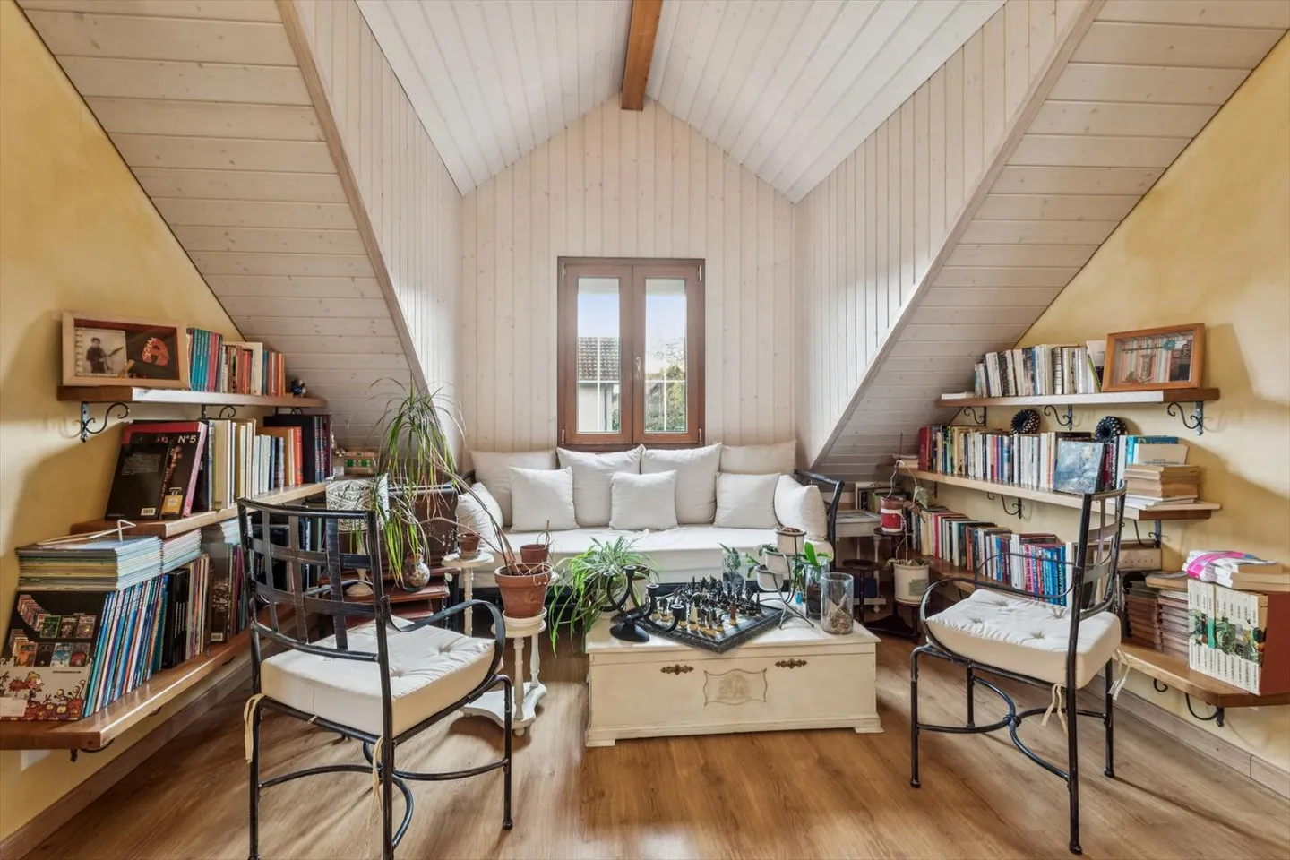 Wunderschöne Familienvilla mit Pool - Foto 9 von 13