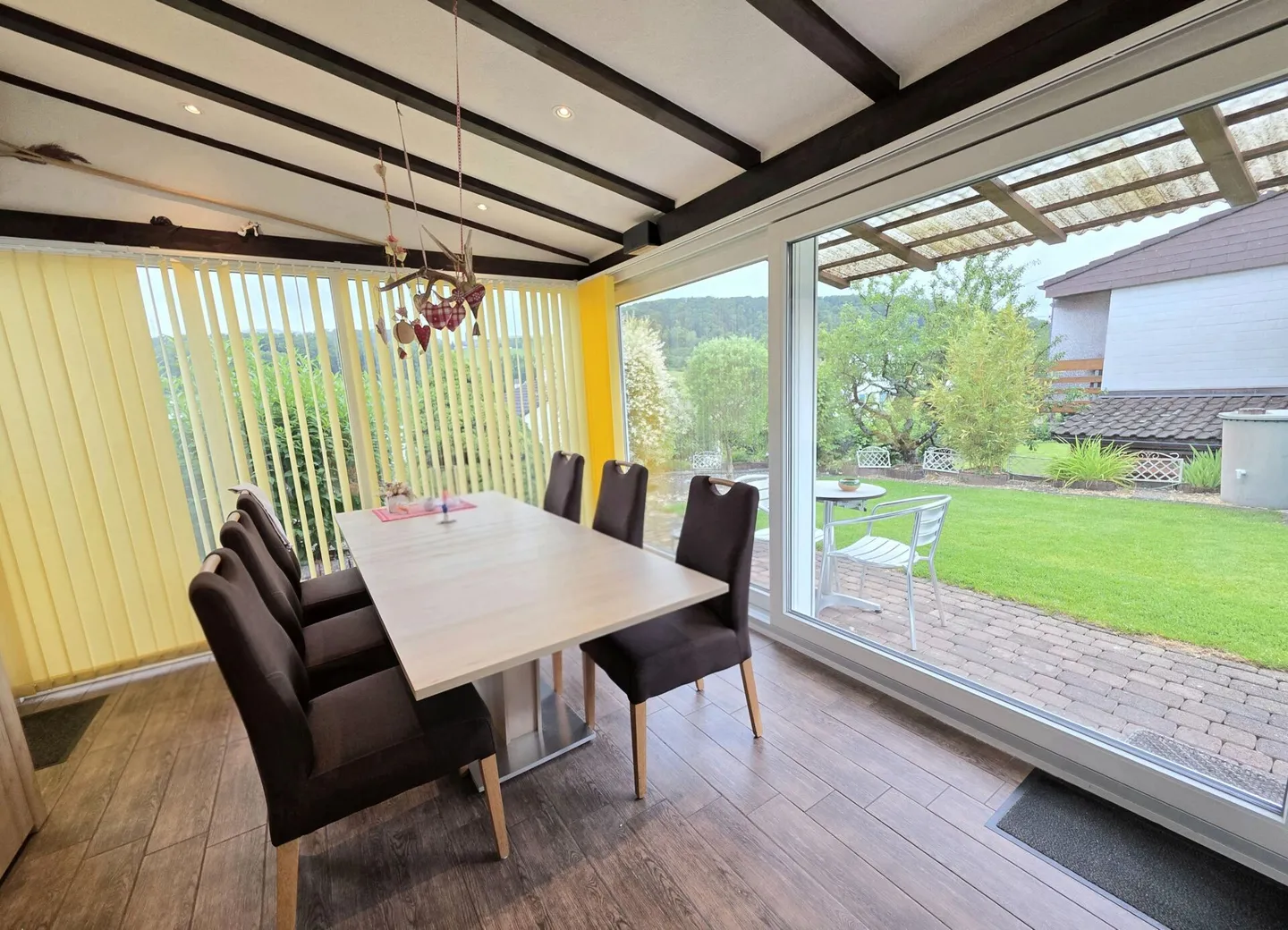 Family happiness with winter garden, fireplace and large garden - Photo 14 of 21