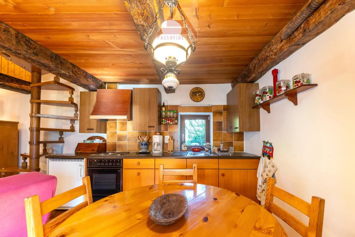 Rustic Romantic of 3.5 rooms - Photo 3 of 8