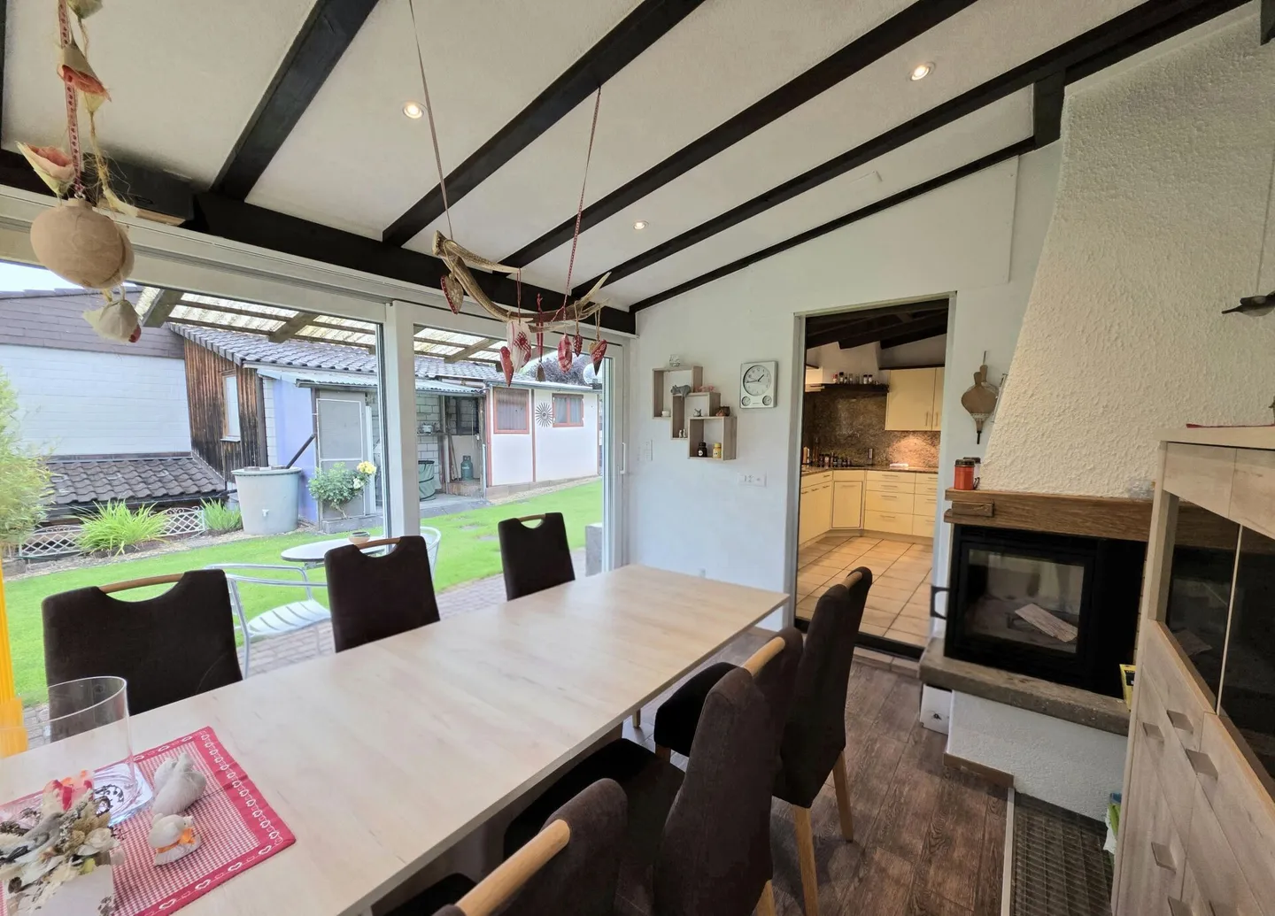 Family happiness with winter garden, fireplace and large garden - Photo 13 of 21