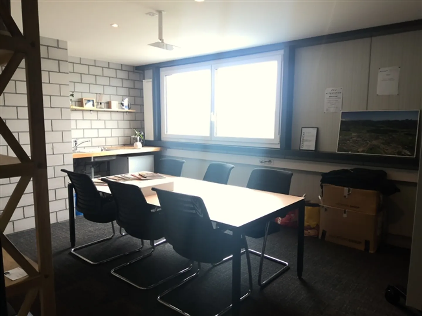 Spazio commerciale e amministrativo di circa 530 m², distribuito su 3 livelli - Foto 3 di 9