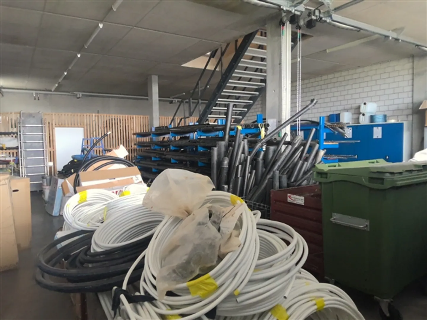 Spazio commerciale e amministrativo di circa 530 m², distribuito su 3 livelli - Foto 9 di 9