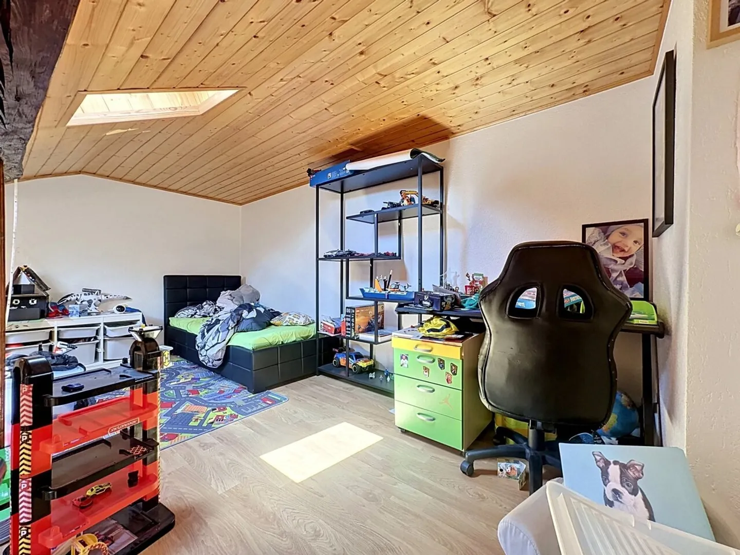 Village house in Massongex? Investment opportunity with immediate return - Photo 9 of 12