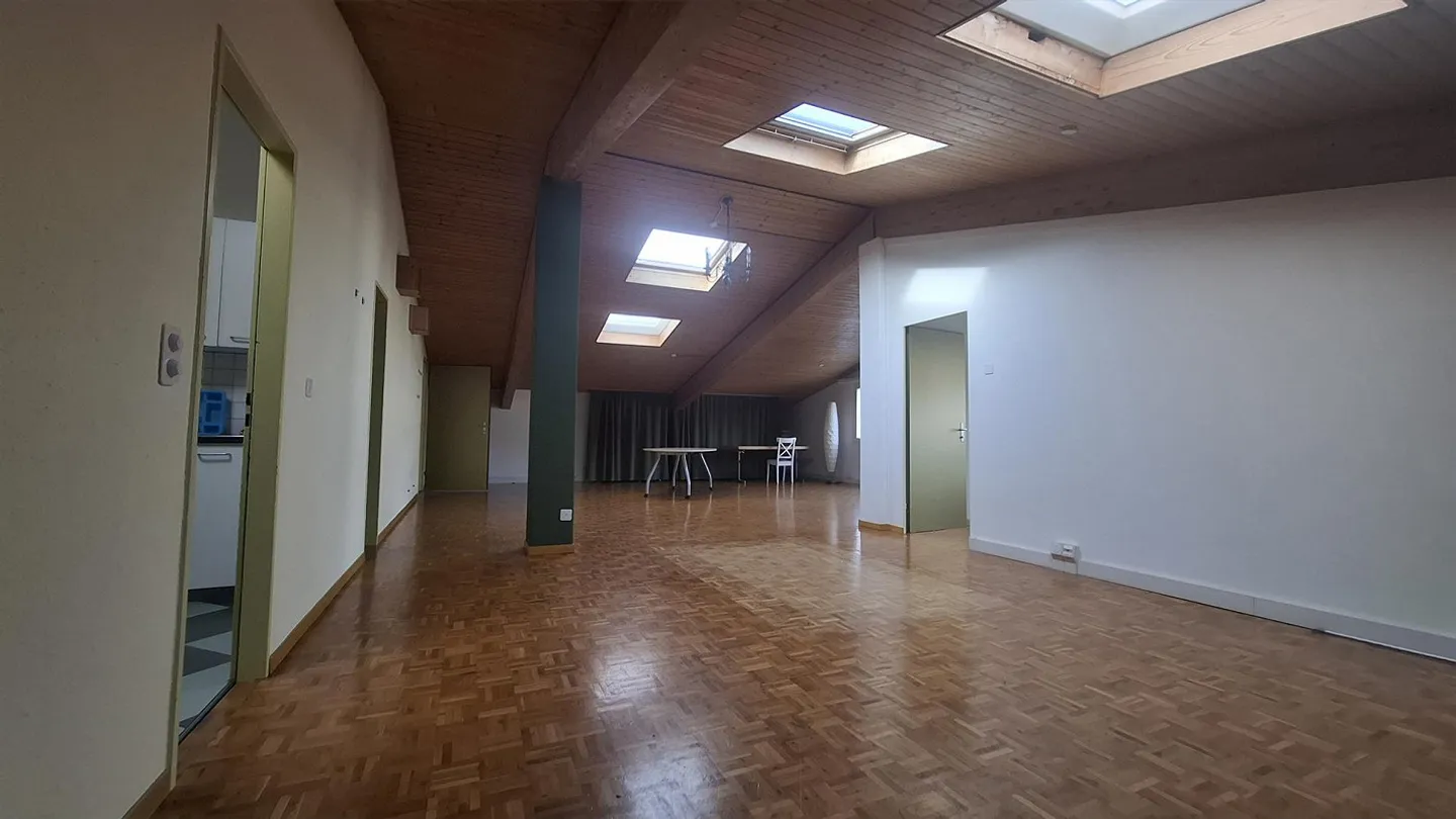 Versatile commercial space for rent in Stans - Photo 11 of 14