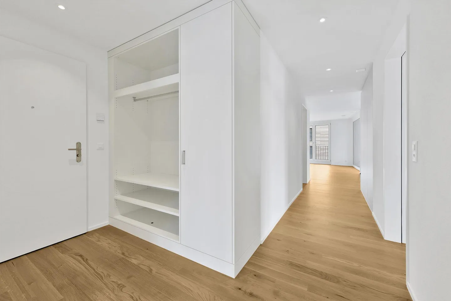 Your living experience in a comfortable location - Photo 12 of 13