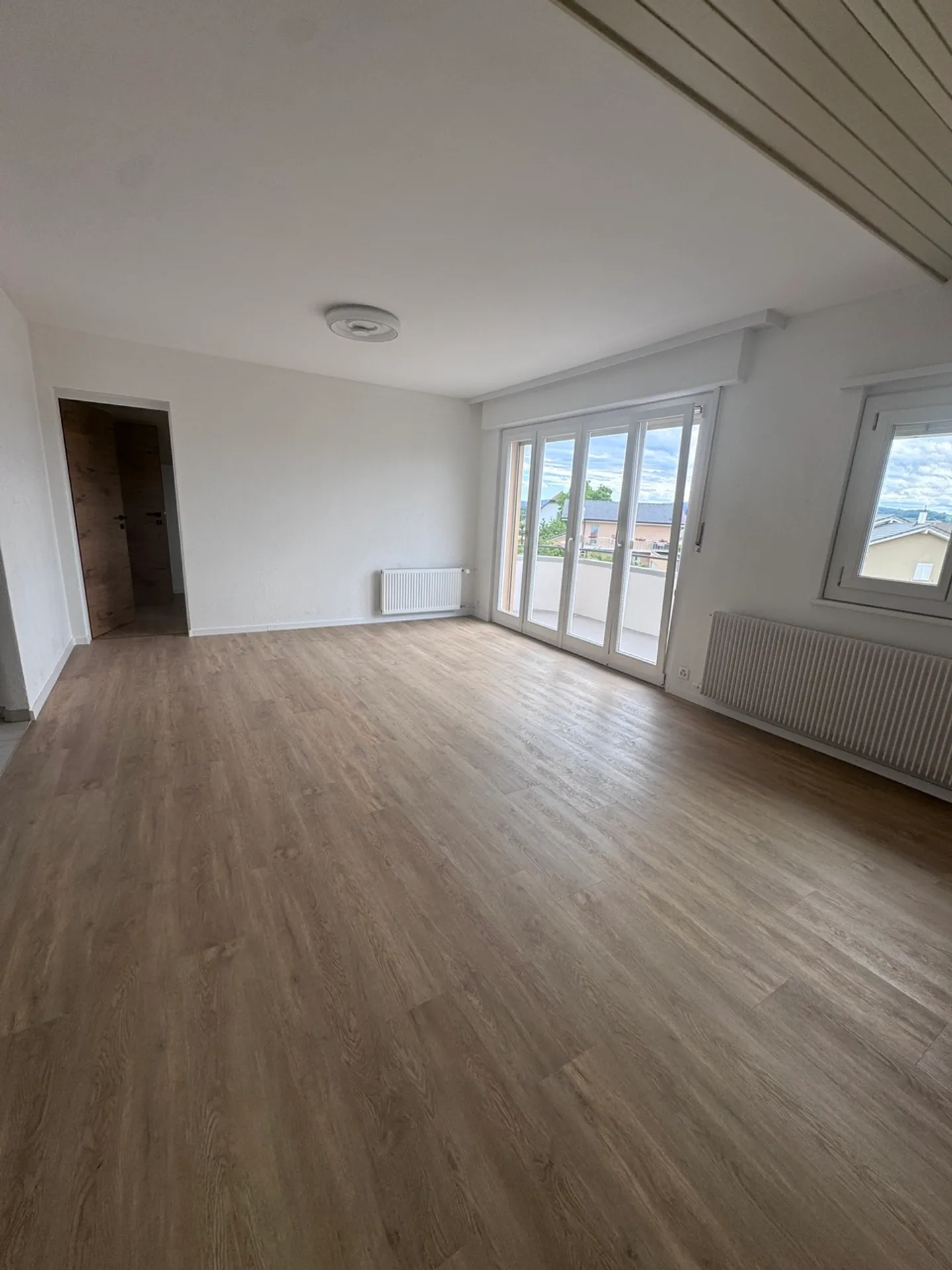 Payerne, in affitto, appartamento di 4.5 locali, ristrutturato con balcone - Foto 4 di 12