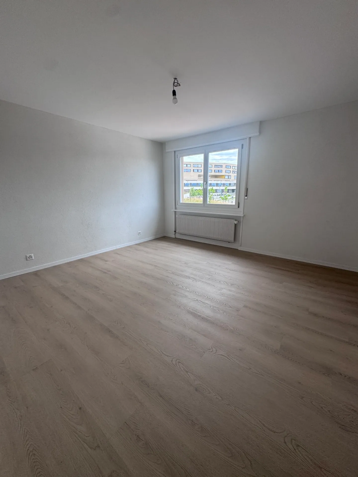 Payerne, in affitto, appartamento di 4.5 locali, ristrutturato con balcone - Foto 5 di 12