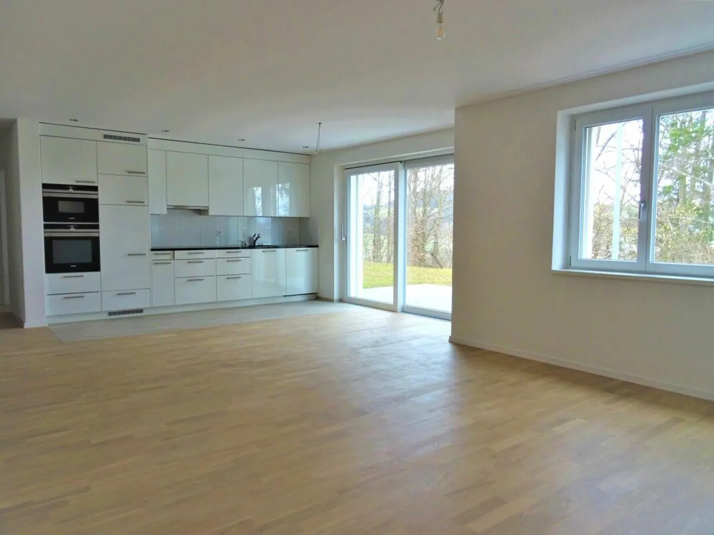 In affitto dal 1 settembre 2026; appartamento di 3,5 locali in una casa bifamiliare a Lütisburg - Foto 5 di 7