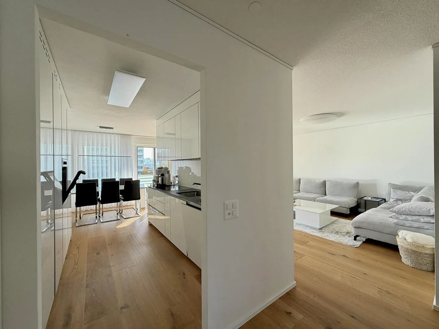 Moderne 4.5-Zimmerwohnung mit Balkon in Luzern-Reussbühl - Foto 1 von 18
