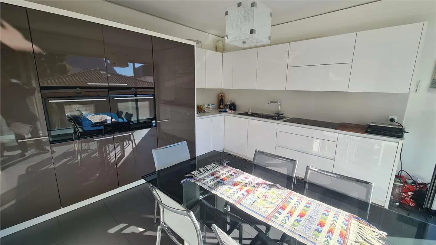 LUGANO: APPARTEMENT MODERNE DE 4.5 PIÈCES AVEC GRANDE TERRASSE - Photo 5 sur 13