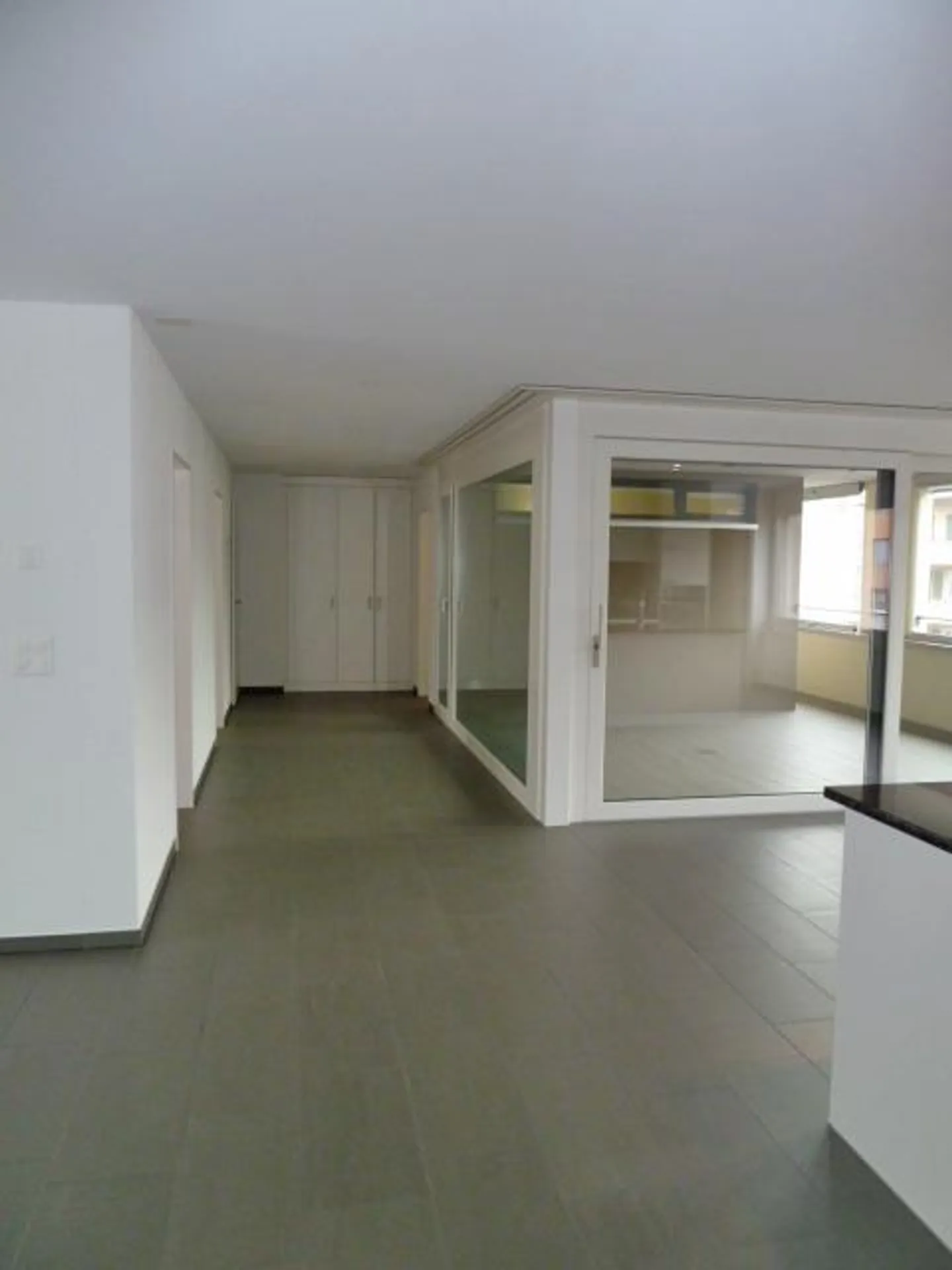 Moderne 4.5 Zimmer-Wohnung - Foto 8 von 12