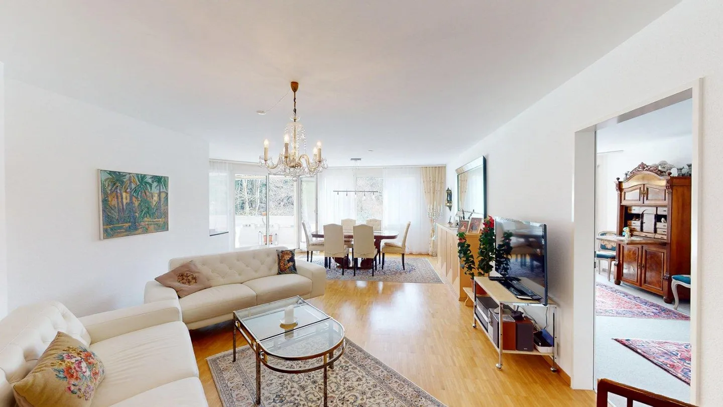 AgentSelly - Living in an exclusive location with a view - Photo 1 of 13