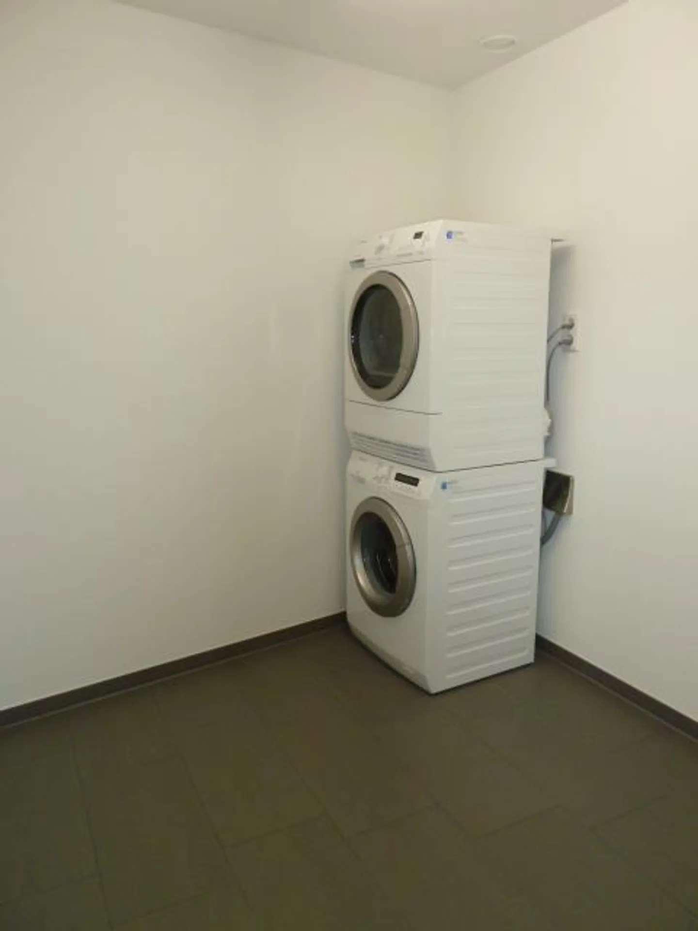 Moderne 4.5 Zimmer-Wohnung - Foto 9 von 12