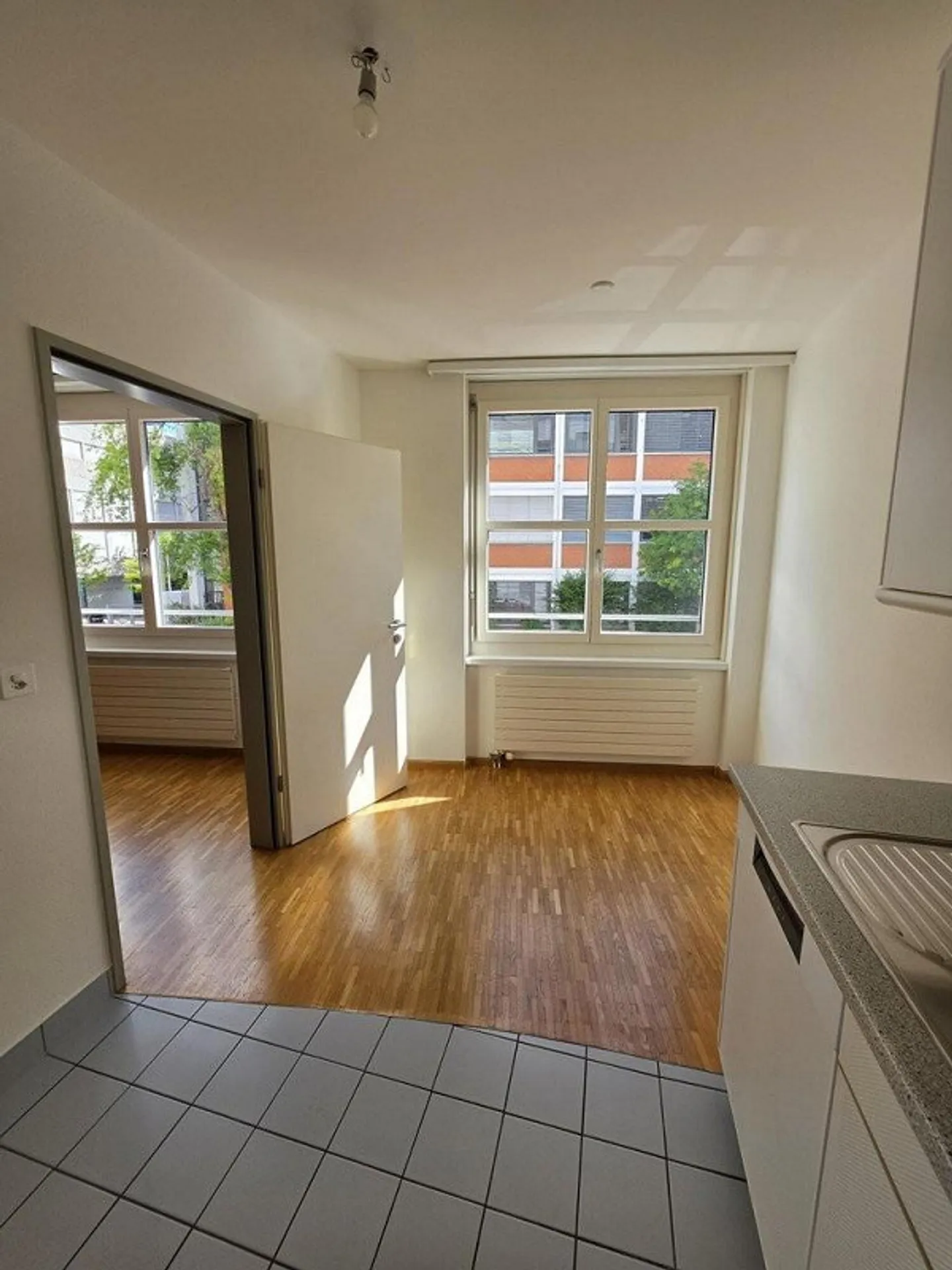 Charming apartment in a central location in Basel - Photo 3 of 8