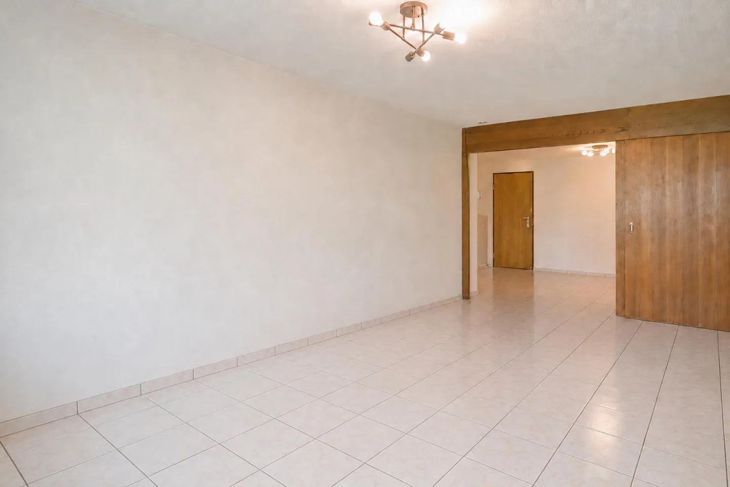 Spacious 2½-room second home with garden seating area in the south - Photo 2 of 8