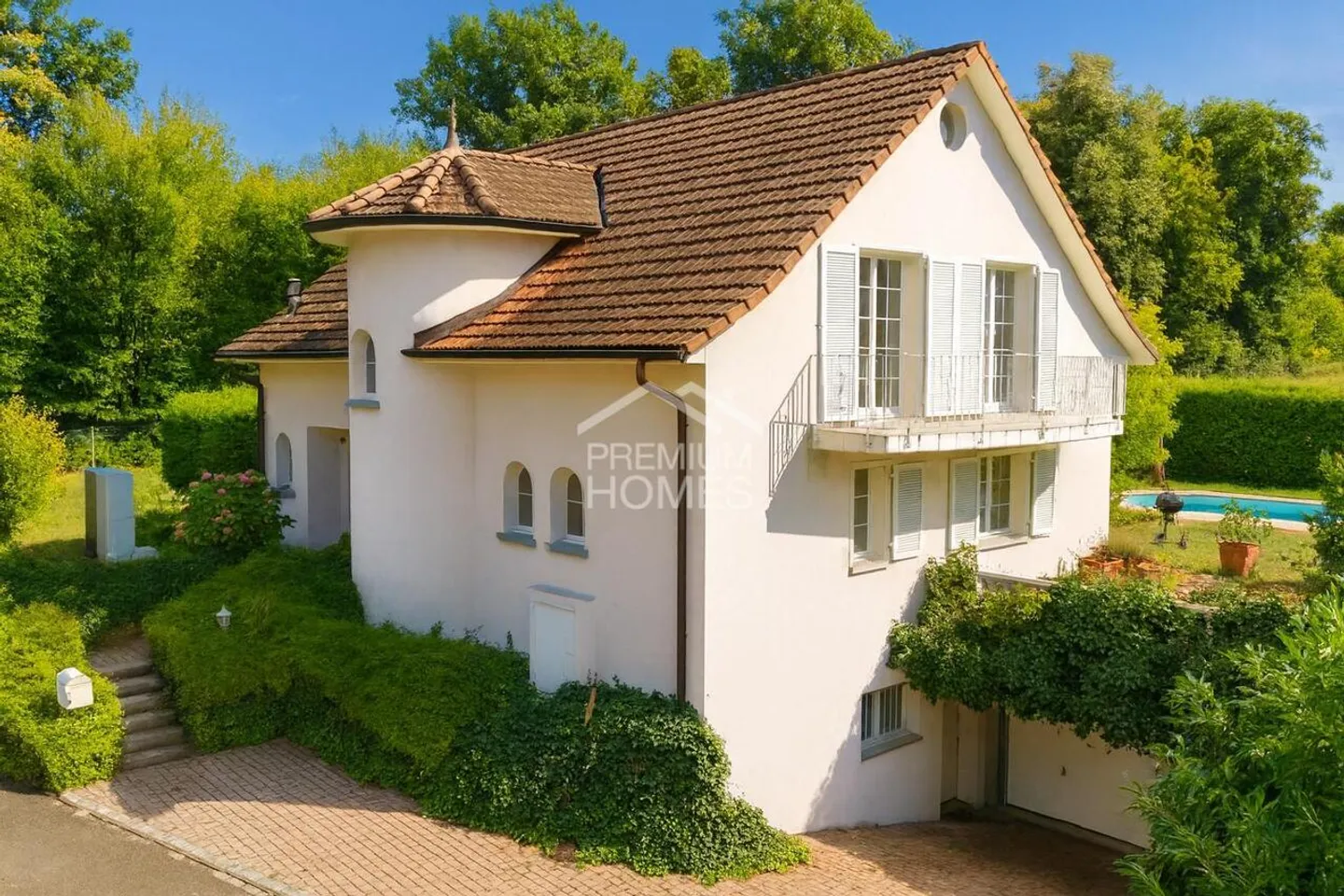 Stilvolles Einfamilienhaus mit Pool - Foto 1 von 10