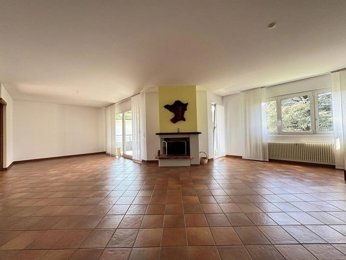 SPAZIOSO ATTICO 4.5 NEL VERDE A PONTE CAPRIASCA - Foto 1 di 9