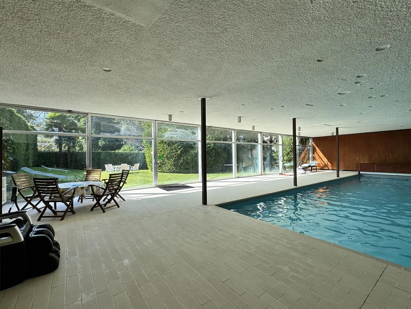 SPAZIOSO ATTICO 4.5 NEL VERDE A PONTE CAPRIASCA - Foto 2 di 9