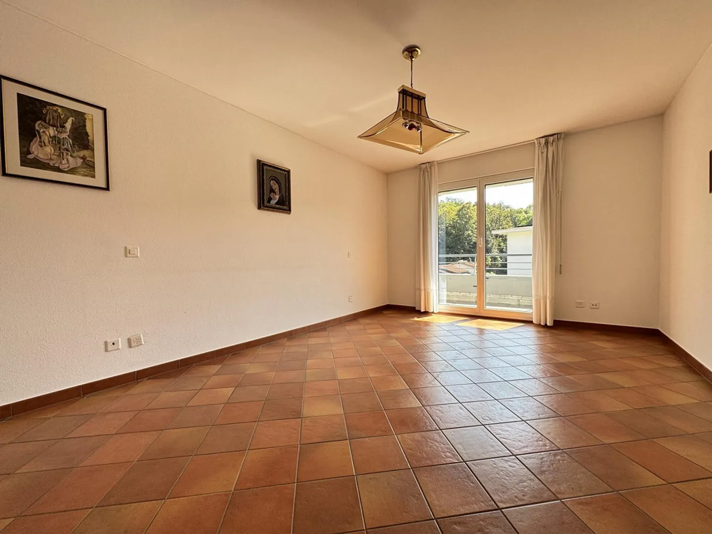 SPAZIOSO ATTICO 4.5 NEL VERDE A PONTE CAPRIASCA - Foto 7 di 9