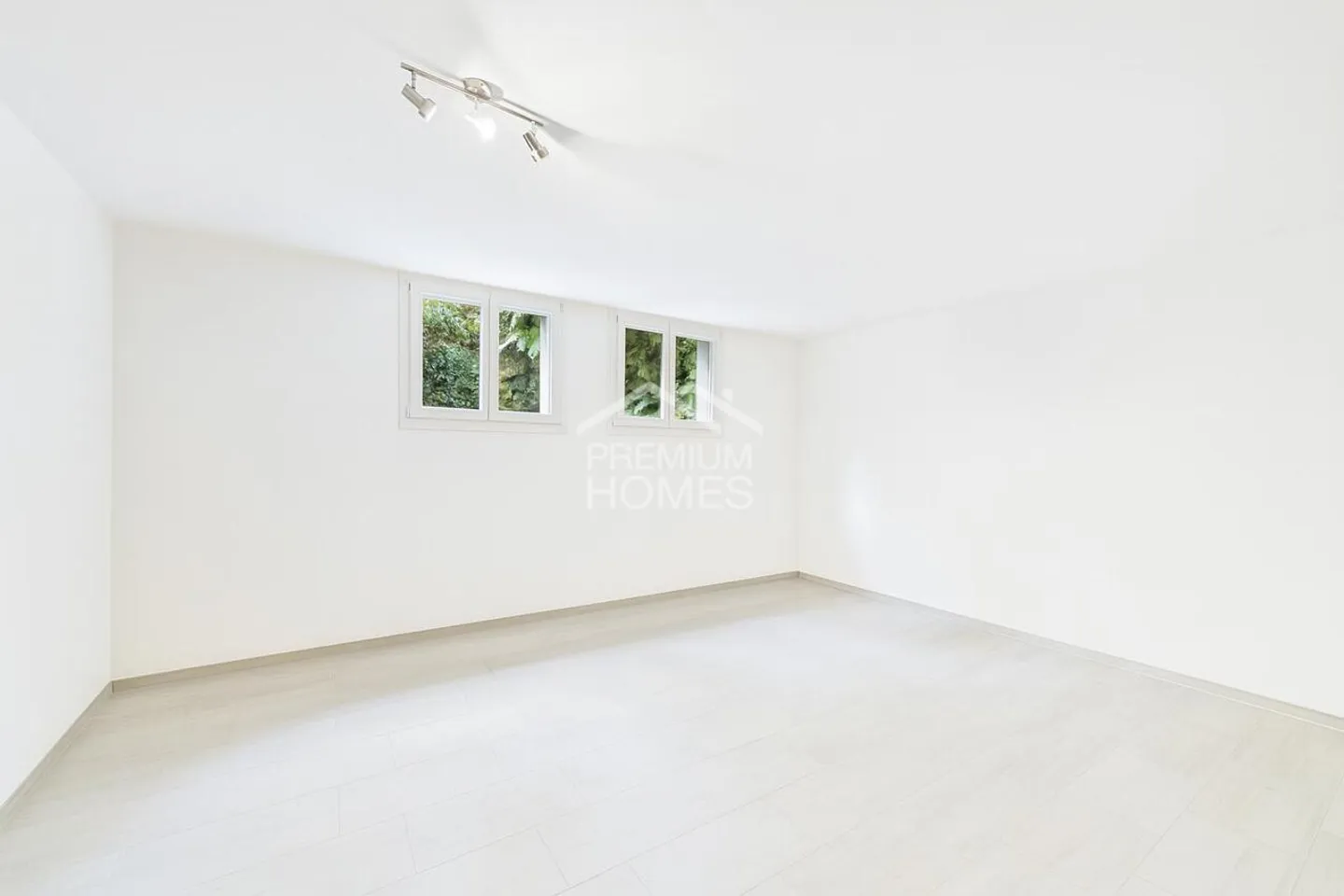 Stilvolles Einfamilienhaus mit Pool - Foto 7 von 10