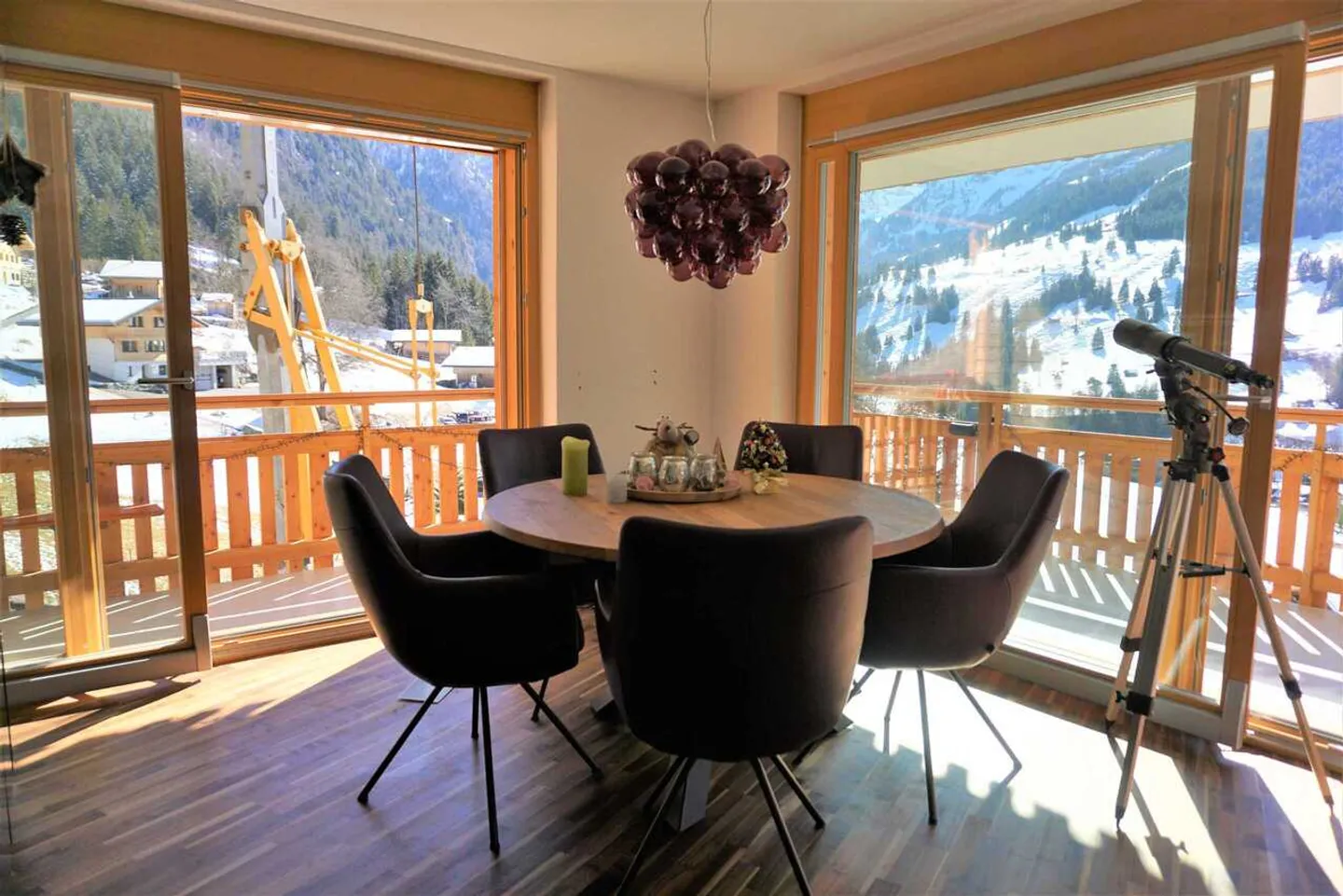 4.5-Room Apartment with Panoramic View in Kiental - Photo 2 of 13