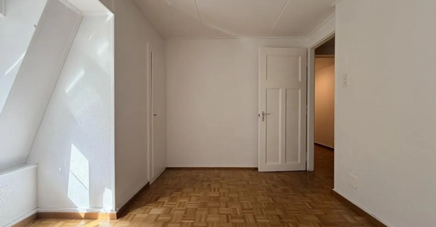 Zu vermieten 4,5-Zimmer-Wohnung im 4. Stock - Foto 4 von 5