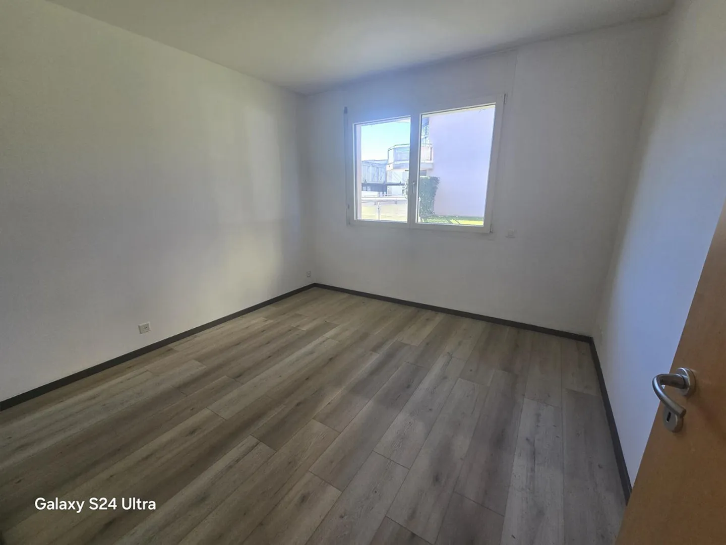 APPARTEMENT LUMINEUX DE 3,5 PIÈCES AVEC JARDIN À VIGANELLO - Photo 8 sur 9