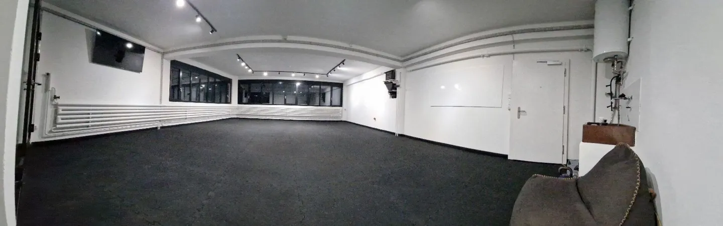 Studio/Ufficio/Spazio Commerciale in una Posizione Centrale - Foto 2 di 9