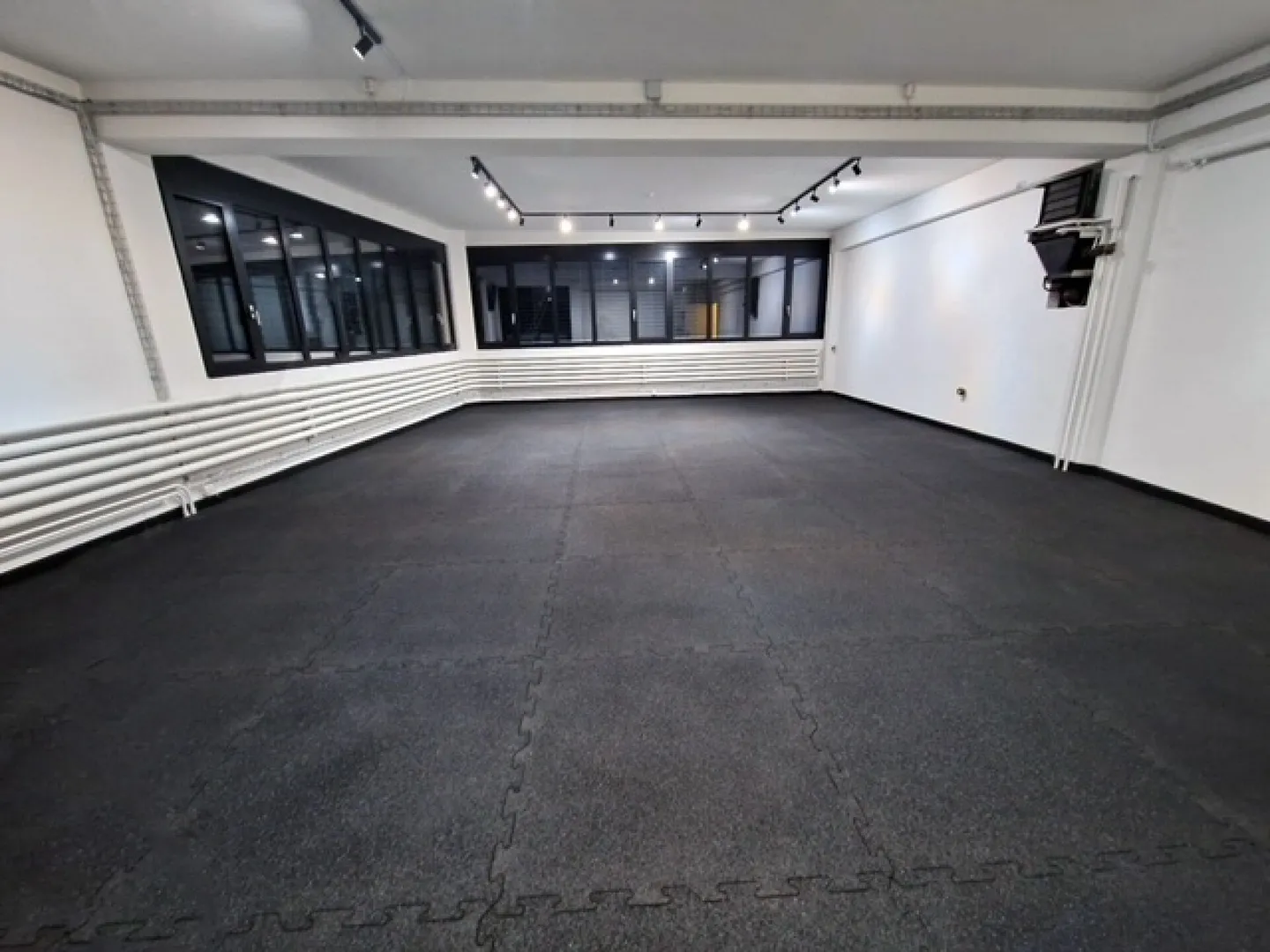 Studio/Ufficio/Spazio Commerciale in una Posizione Centrale - Foto 3 di 9
