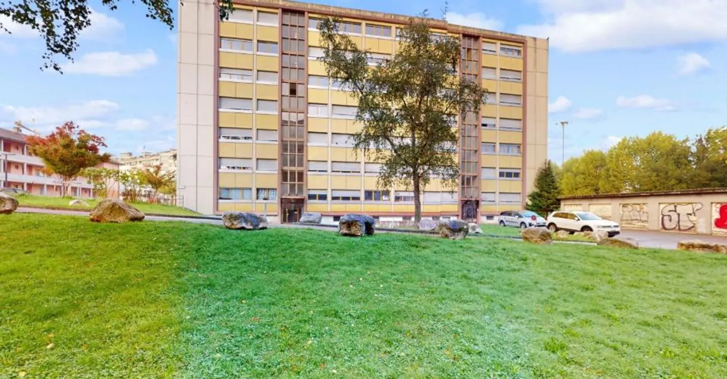 Beautiful 2-room apartment in Carouge! - Photo 1 of 4