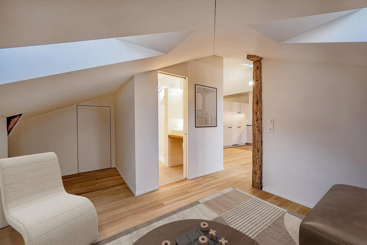 Ein Bijou in der «Zugerrose» – Dachwohnung mit Seeblick & Charakter - Foto 3 von 15