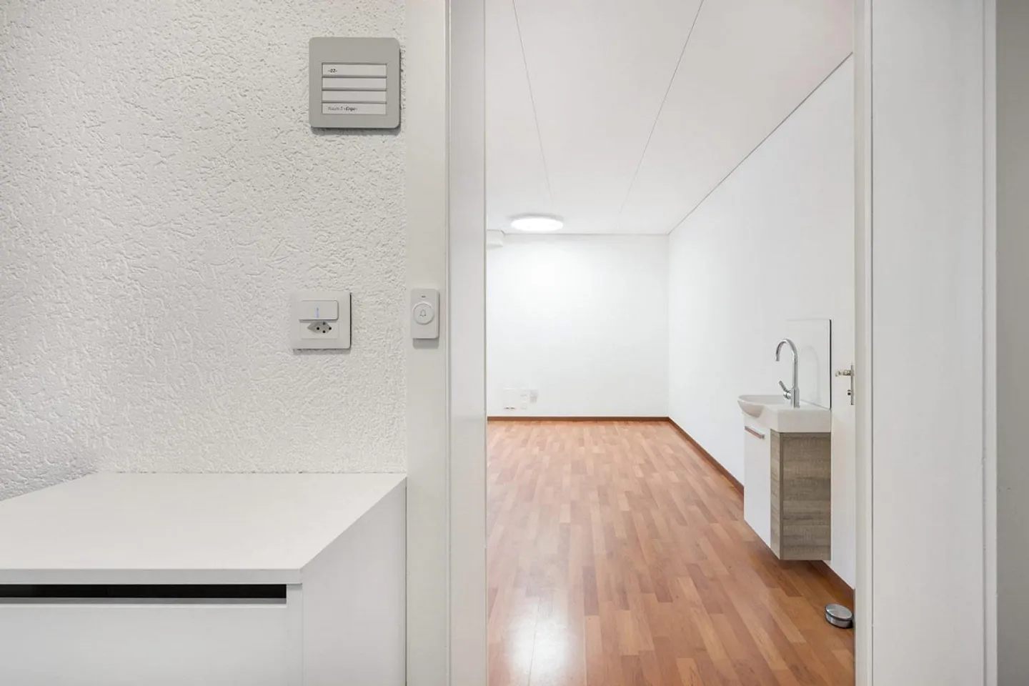 Bright Atelier/Practice/Office Space in the Center of St. Gallen (All Inclusive) - Photo 6 of 10