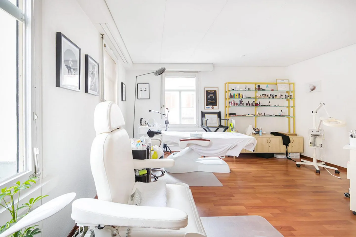 Bright Atelier/Practice/Office Space in the Center of St. Gallen (All Inclusive) - Photo 1 of 10