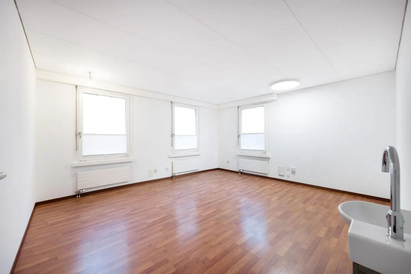 Bright Atelier/Practice/Office Space in the Center of St. Gallen (All Inclusive) - Photo 2 of 10