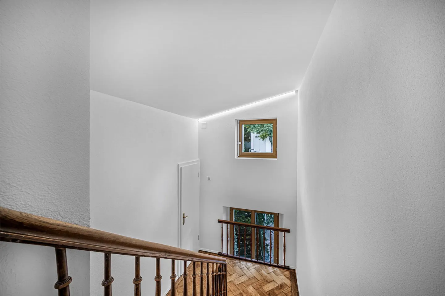 Ein Bijou in der «Zugerrose» – Dachwohnung mit Seeblick & Charakter - Foto 13 von 15